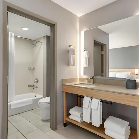 Hyatt Place Hotel 3*