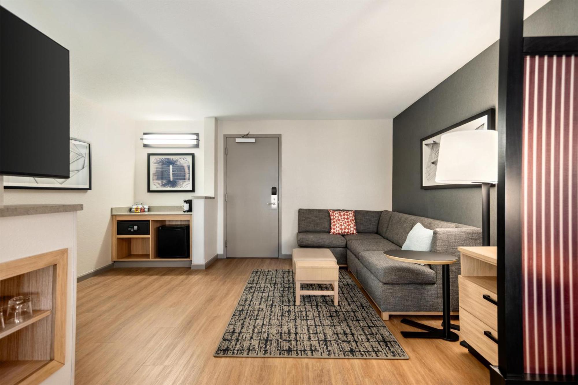 Hyatt Place Hotel 3*